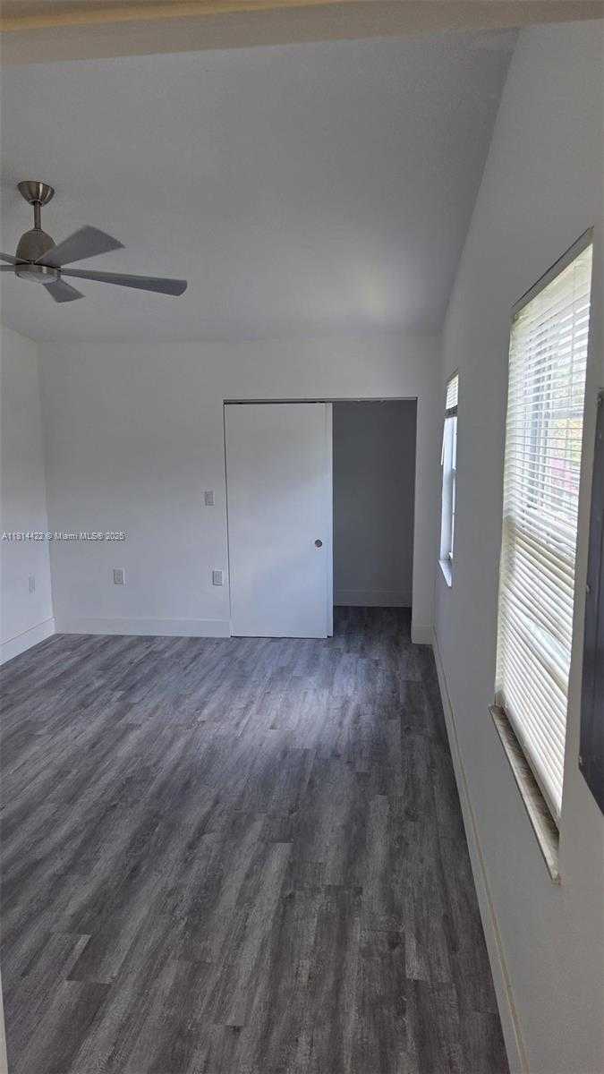 Small Image of 2248 MARINA PARK DR, Fort Myers Number 17