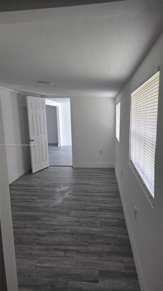 Small Image of 2248 MARINA PARK DR, Fort Myers Number 7