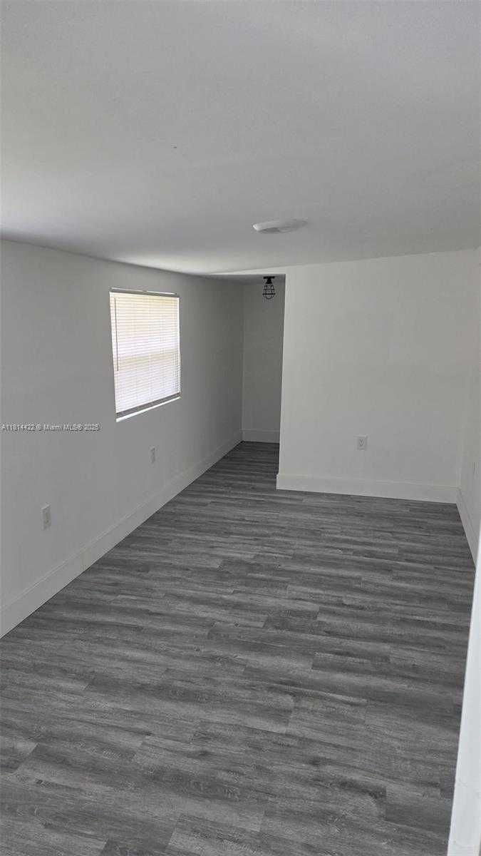 Small Image of 2248 MARINA PARK DR, Fort Myers Number 8