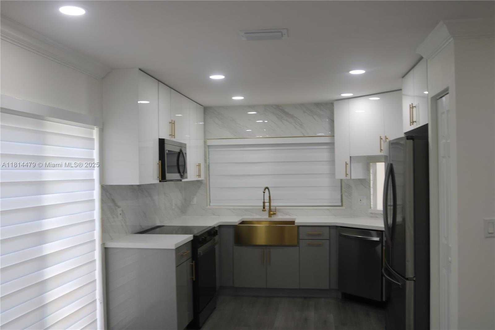 Small Image of 2771 WEST RIVER RUN CIR W, Miramar Number 13