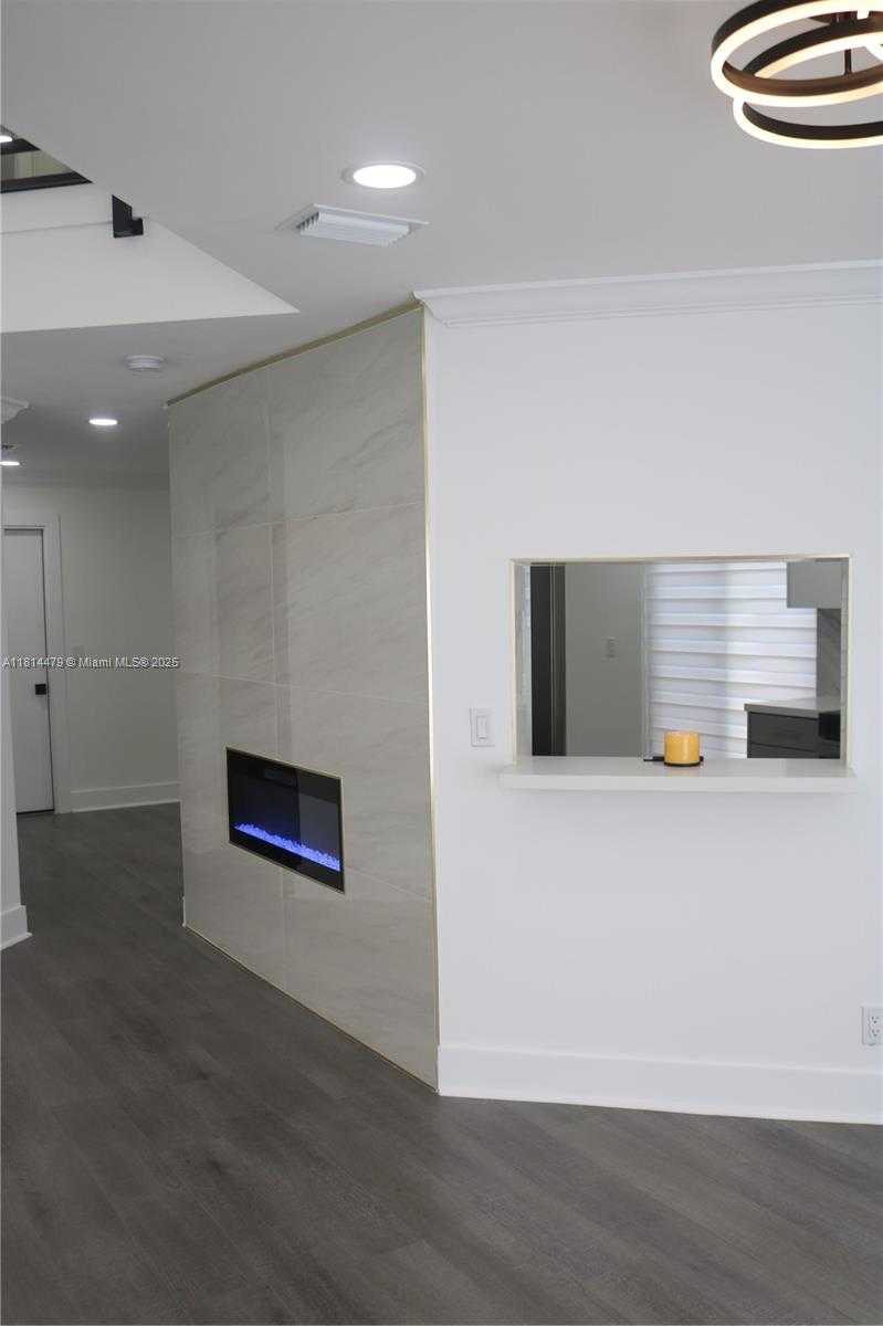 Small Image of 2771 WEST RIVER RUN CIR W, Miramar Number 15
