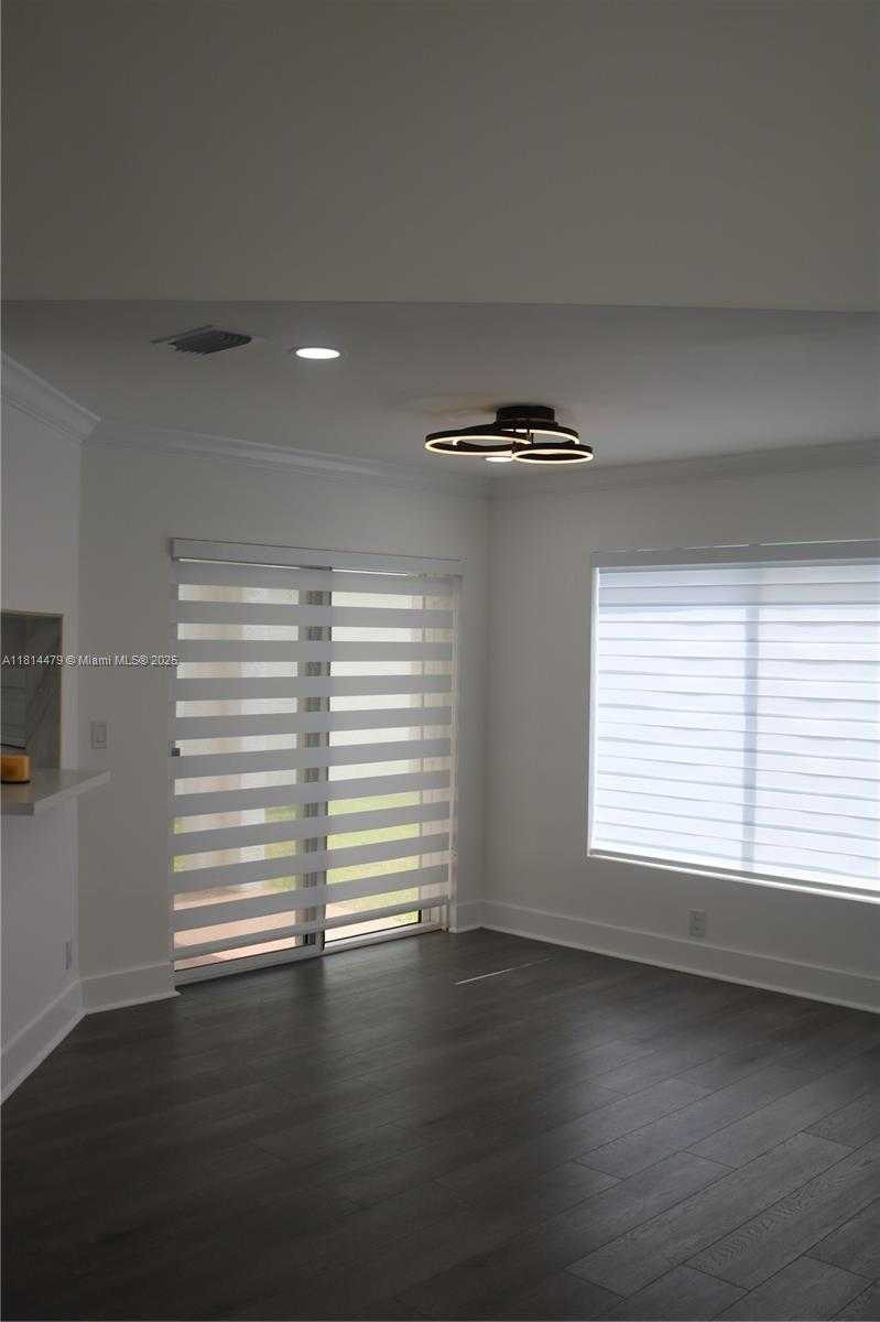 Small Image of 2771 WEST RIVER RUN CIR W, Miramar Number 16