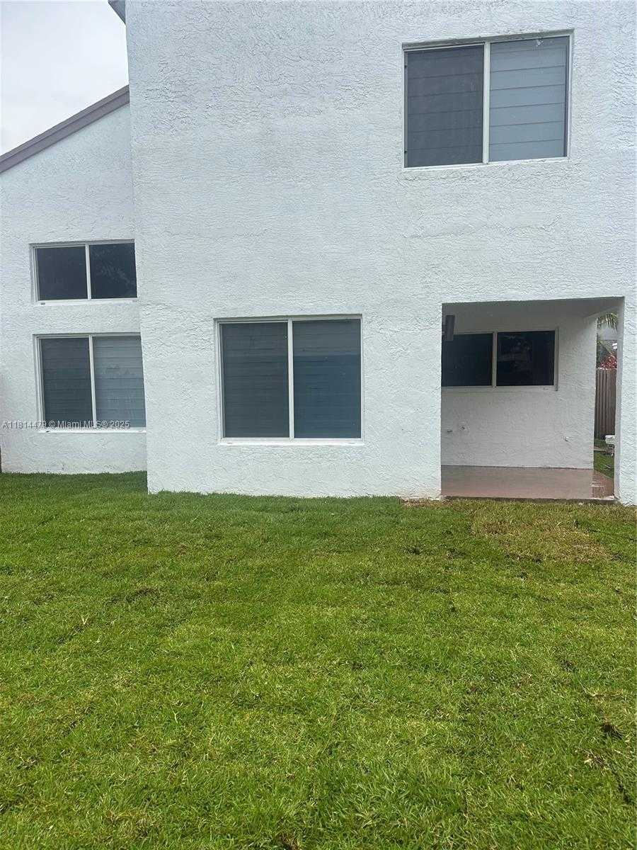 Small Image of 2771 WEST RIVER RUN CIR W, Miramar Number 22