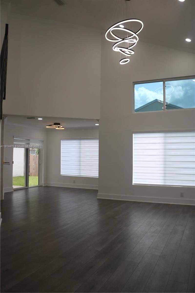 Small Image of 2771 WEST RIVER RUN CIR W, Miramar Number 26