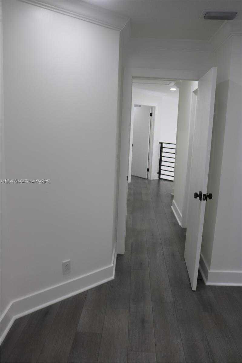 Small Image of 2771 WEST RIVER RUN CIR W, Miramar Number 28