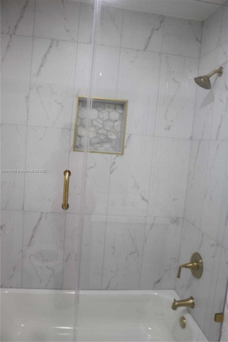Small Image of 2771 WEST RIVER RUN CIR W, Miramar Number 31