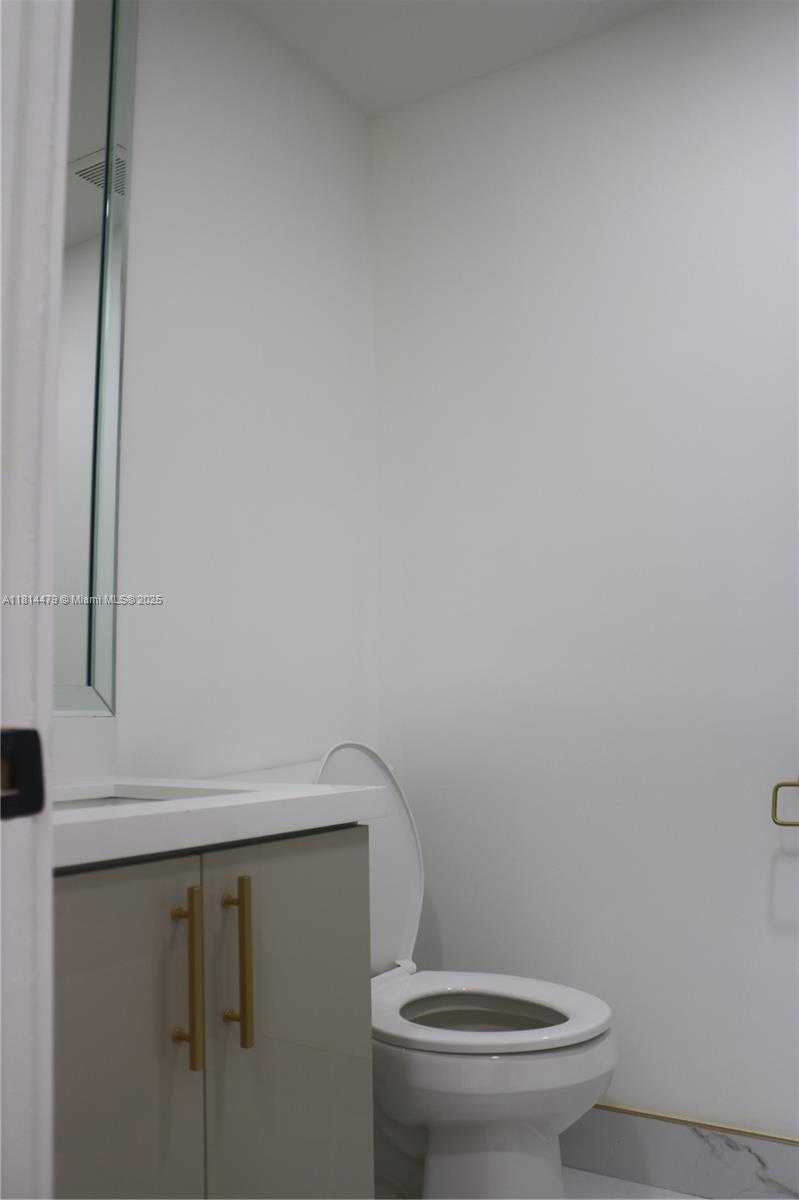 Small Image of 2771 WEST RIVER RUN CIR W, Miramar Number 32
