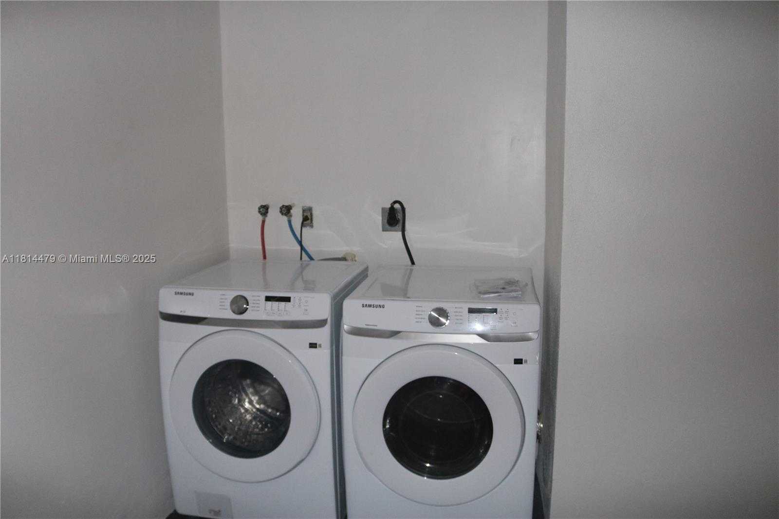 Small Image of 2771 WEST RIVER RUN CIR W, Miramar Number 8