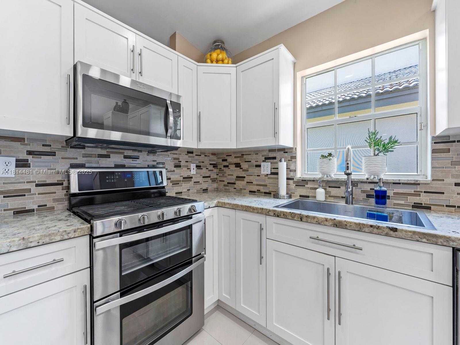 Small Image of 19847 NORTH WEST 86TH AVE, Hialeah Number 10