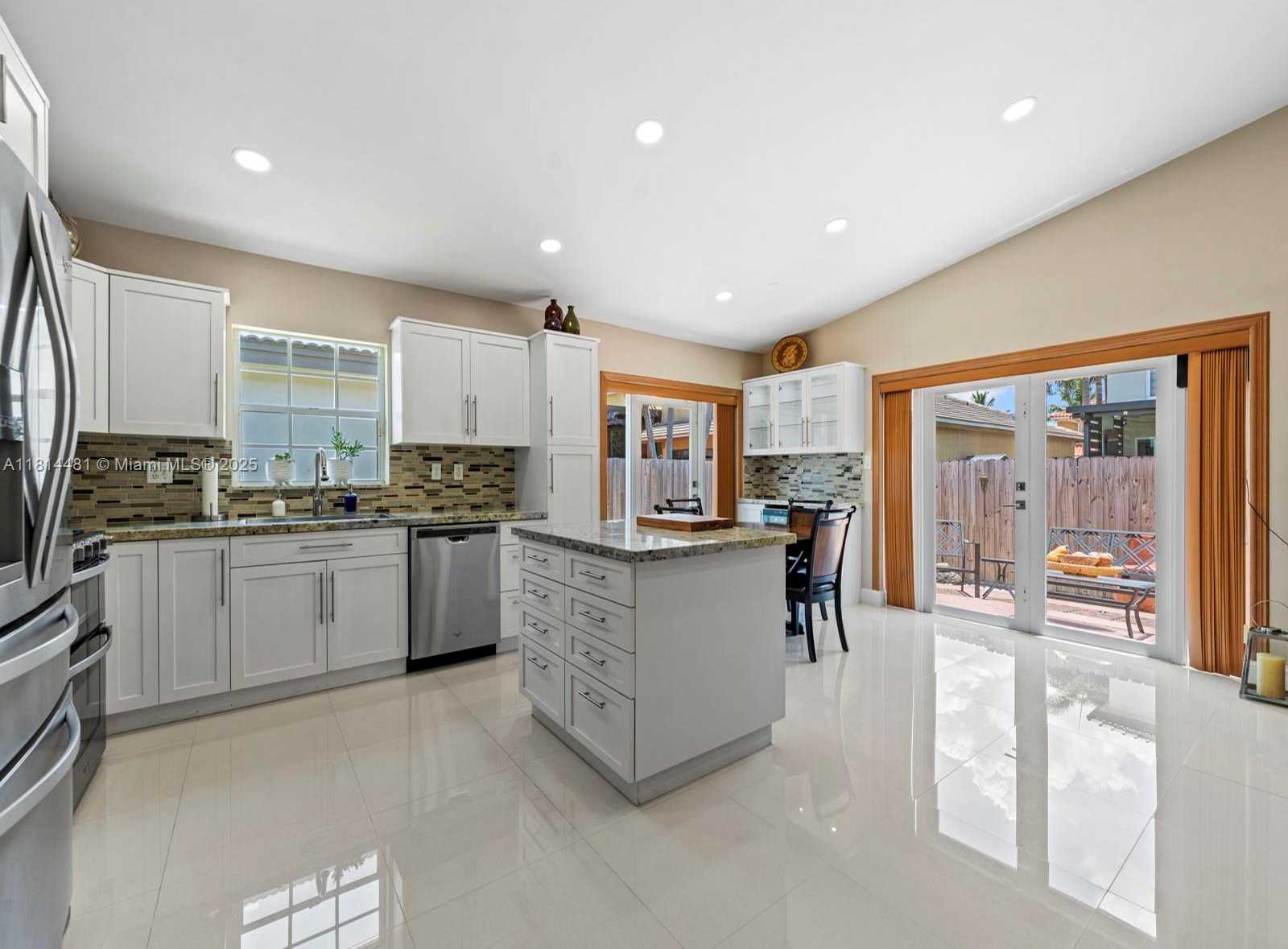 Small Image of 19847 NORTH WEST 86TH AVE, Hialeah Number 13