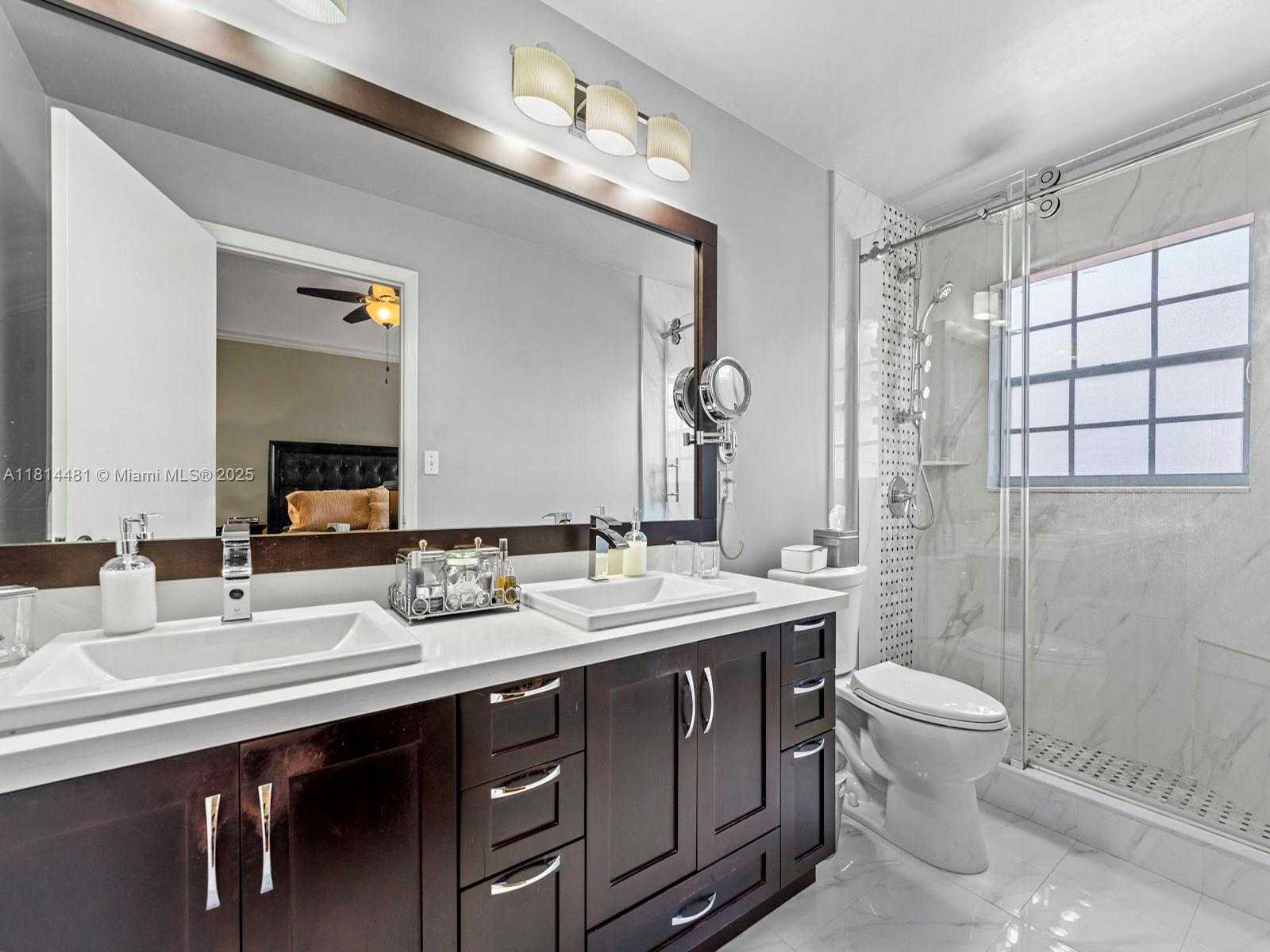 Small Image of 19847 NORTH WEST 86TH AVE, Hialeah Number 18
