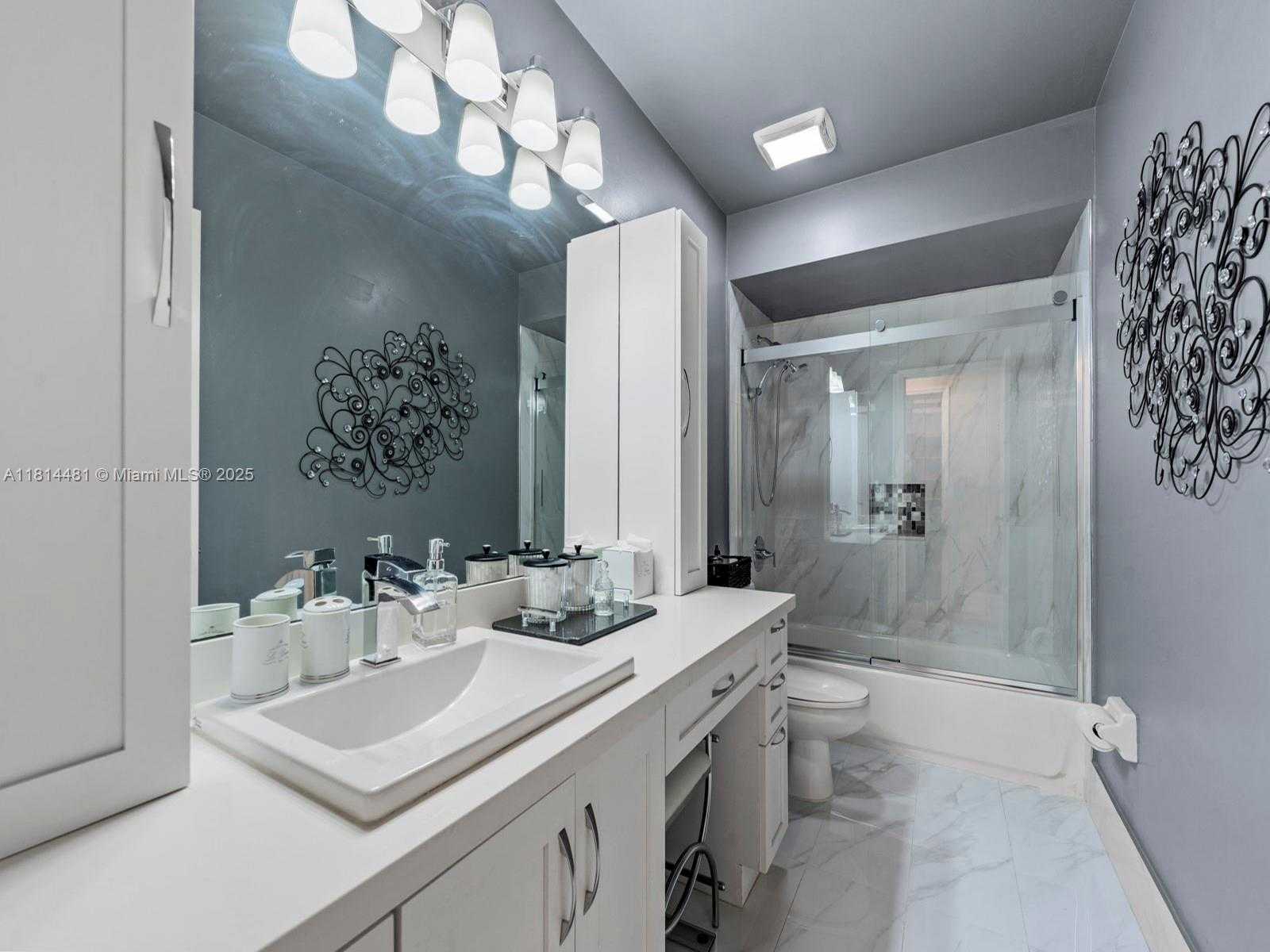 Small Image of 19847 NORTH WEST 86TH AVE, Hialeah Number 21