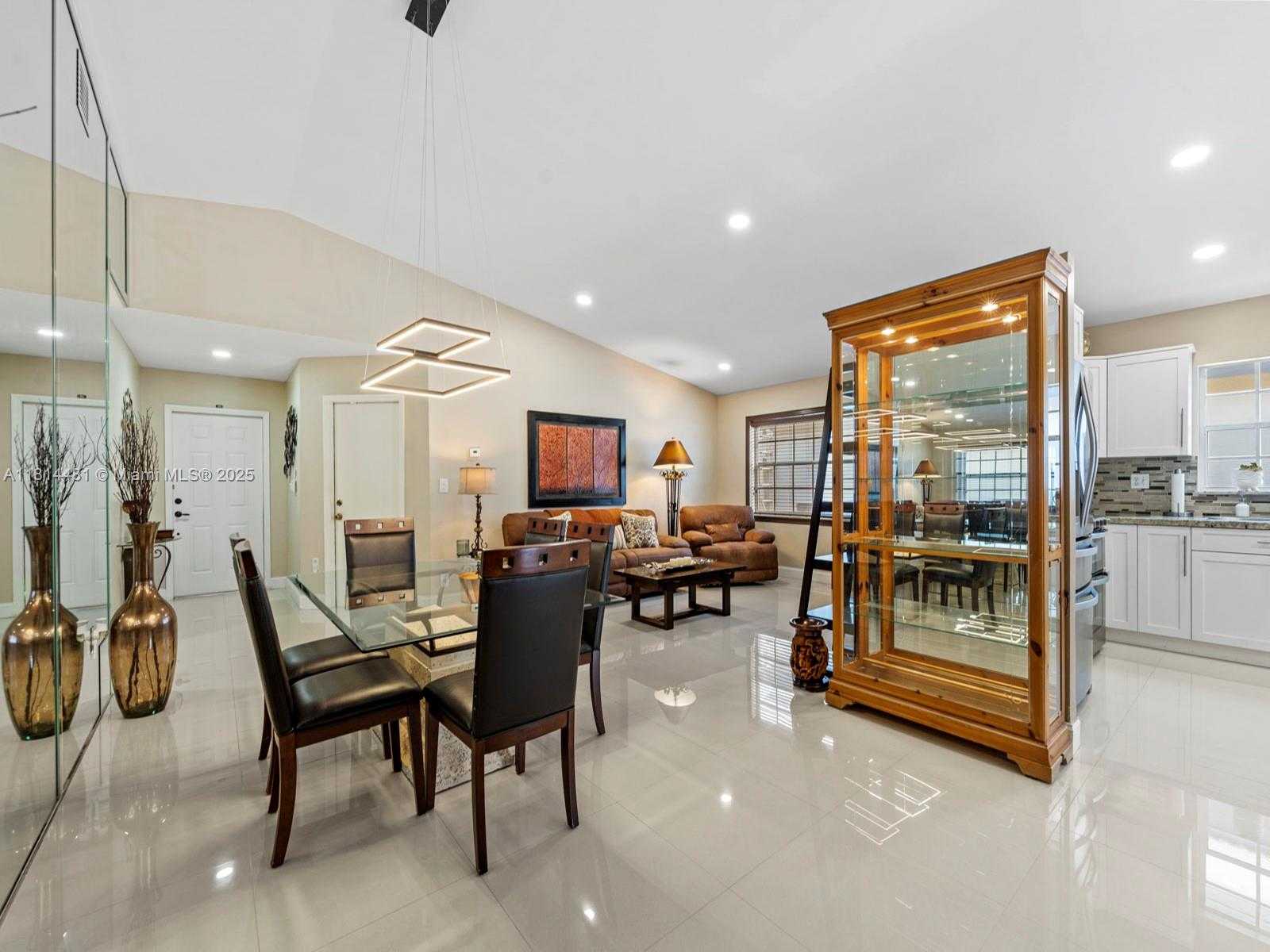 Small Image of 19847 NORTH WEST 86TH AVE, Hialeah Number 6