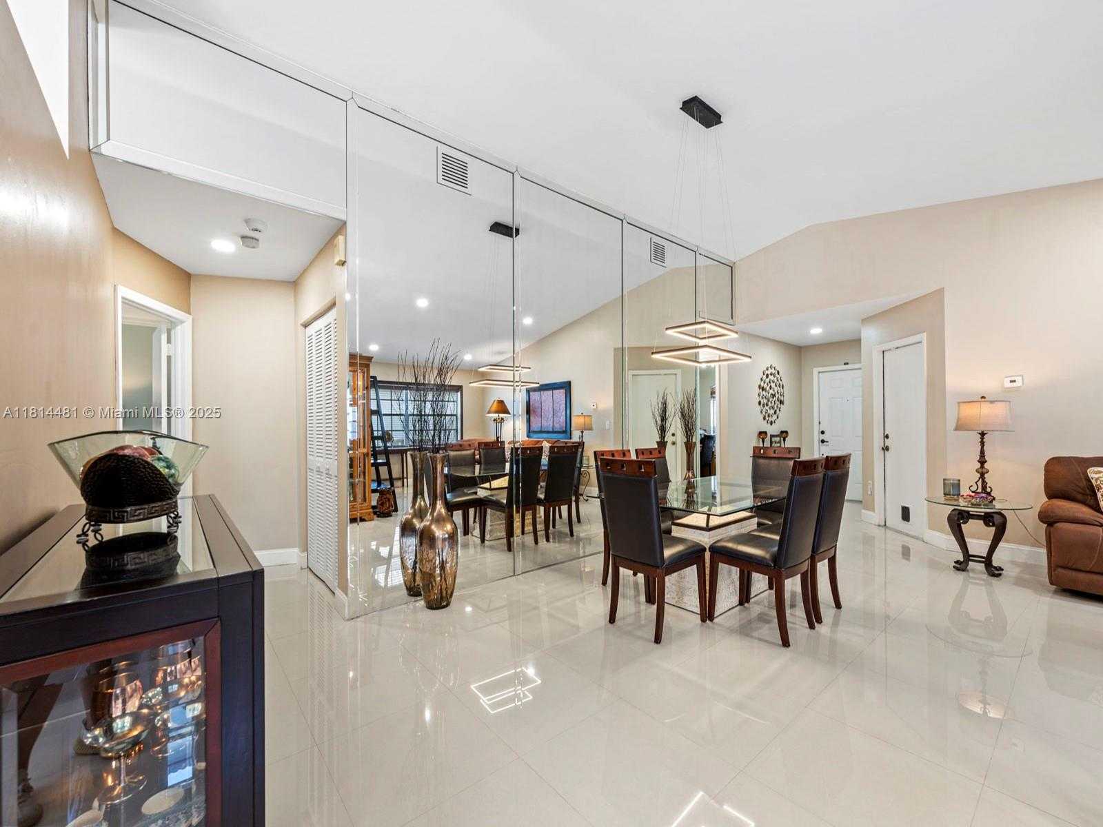 Small Image of 19847 NORTH WEST 86TH AVE, Hialeah Number 7