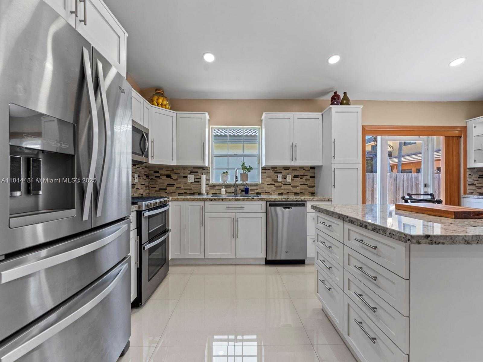 Small Image of 19847 NORTH WEST 86TH AVE, Hialeah Number 9