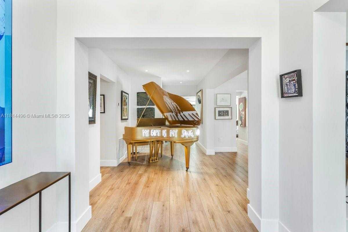 Small Image of 600 ALLENDALE RD, Key Biscayne Number 10