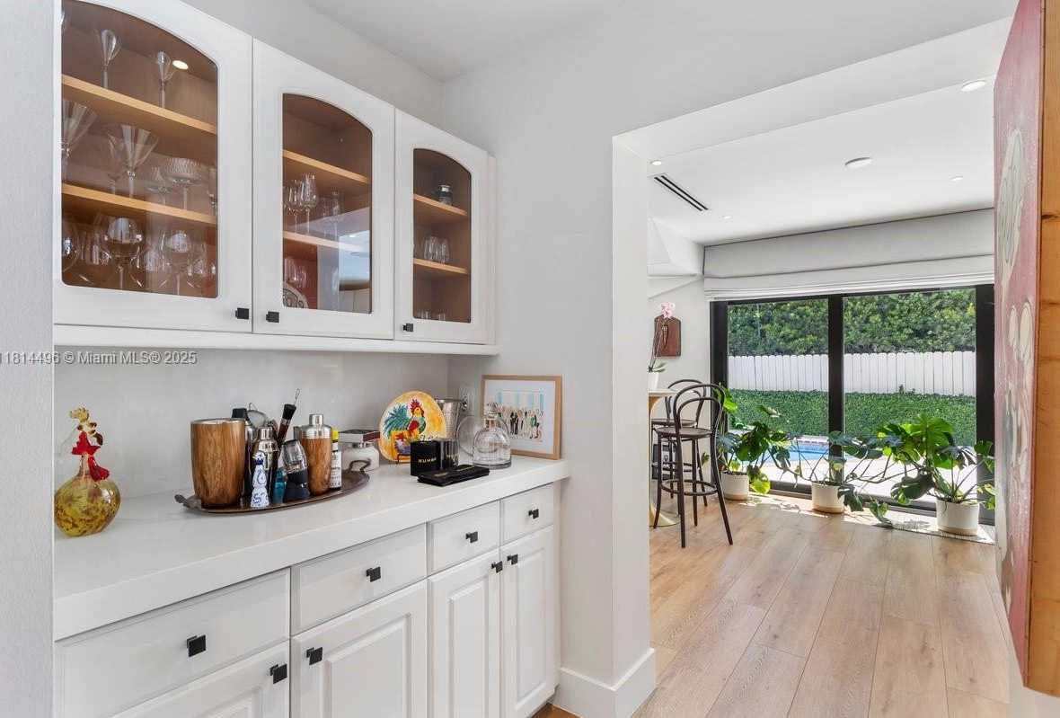 Small Image of 600 ALLENDALE RD, Key Biscayne Number 16