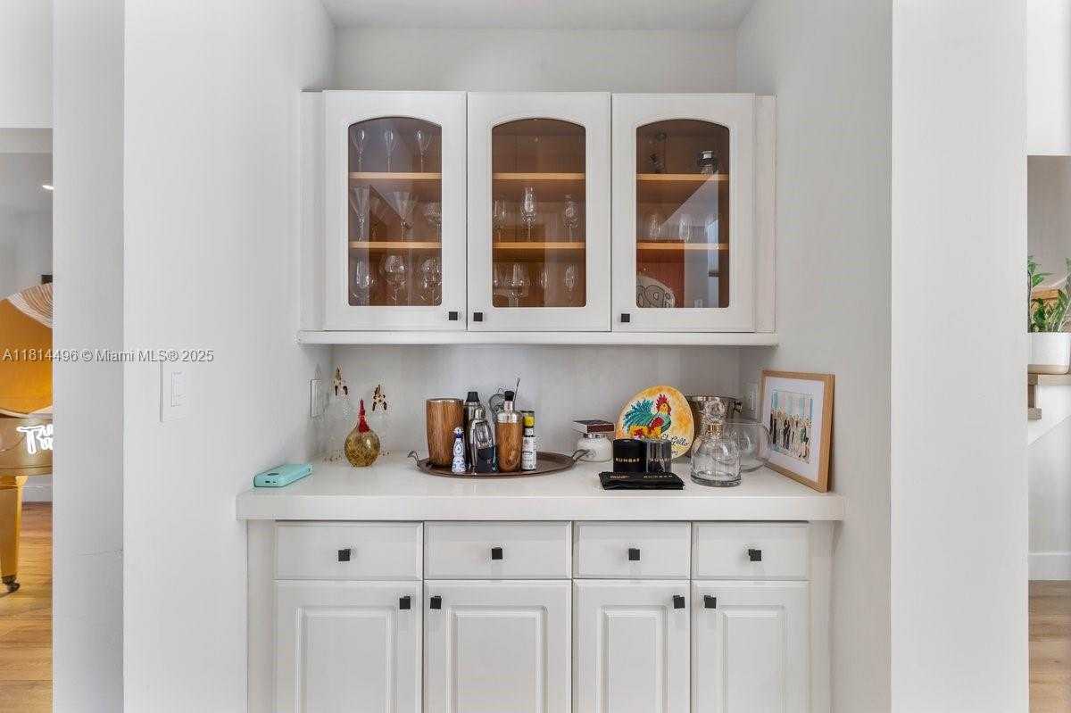 Small Image of 600 ALLENDALE RD, Key Biscayne Number 17
