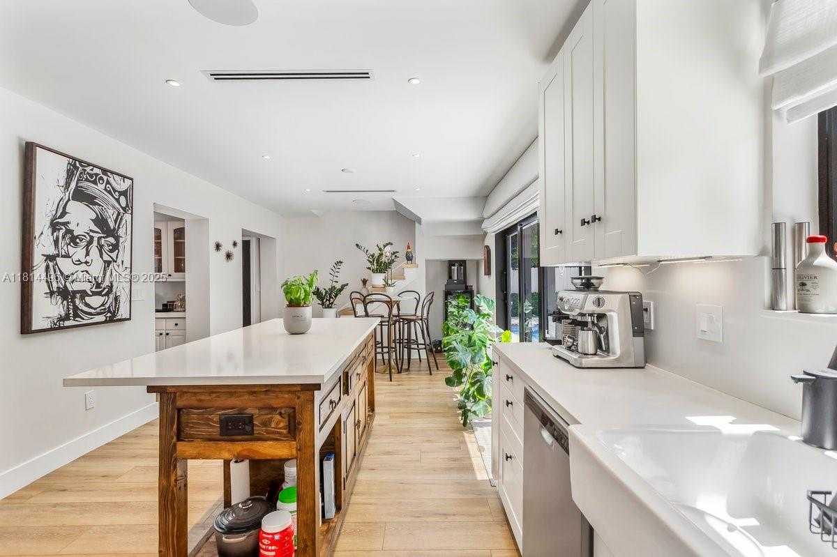 Small Image of 600 ALLENDALE RD, Key Biscayne Number 21