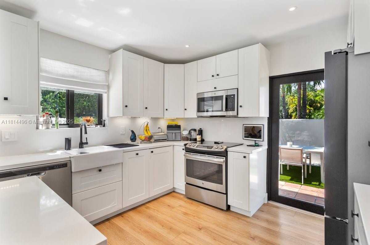 Small Image of 600 ALLENDALE RD, Key Biscayne Number 22