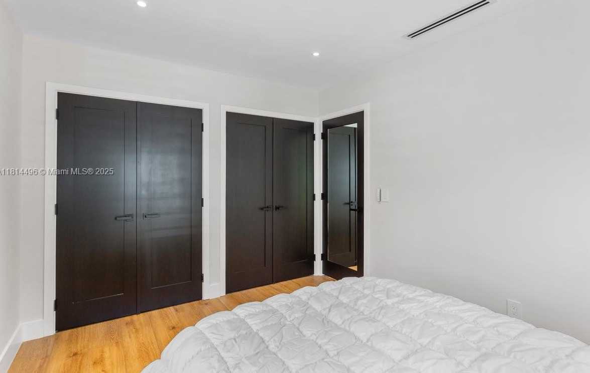 Small Image of 600 ALLENDALE RD, Key Biscayne Number 27