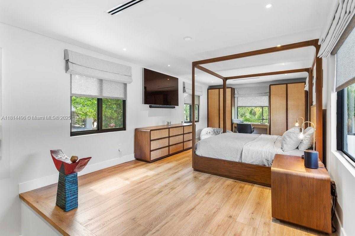 Small Image of 600 ALLENDALE RD, Key Biscayne Number 36