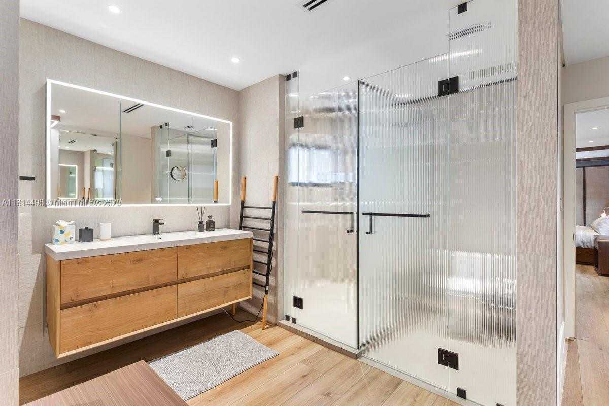 Small Image of 600 ALLENDALE RD, Key Biscayne Number 42