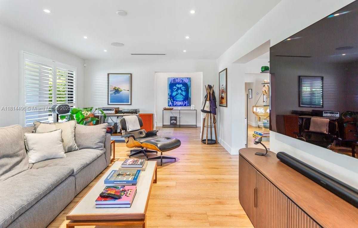 Small Image of 600 ALLENDALE RD, Key Biscayne Number 6