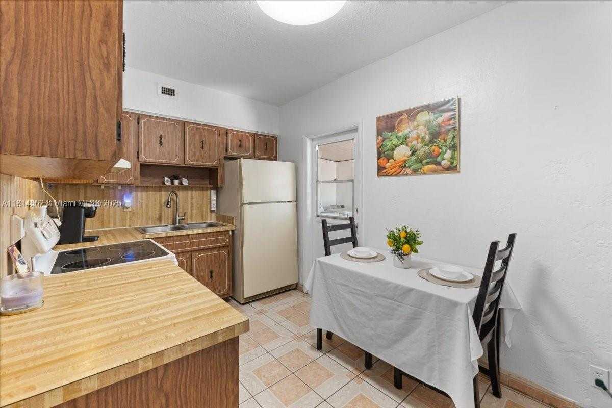 Small Image of 334 WEST 36TH TER, Hialeah Number 10