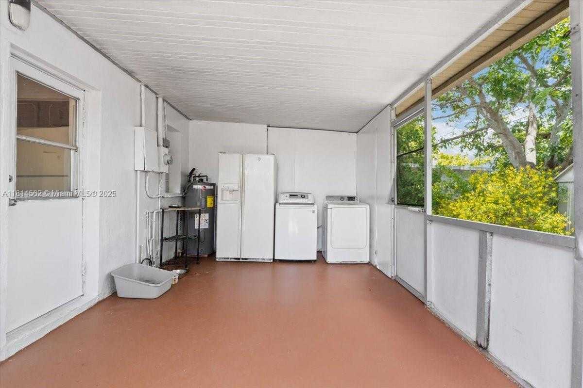 Small Image of 334 WEST 36TH TER, Hialeah Number 11