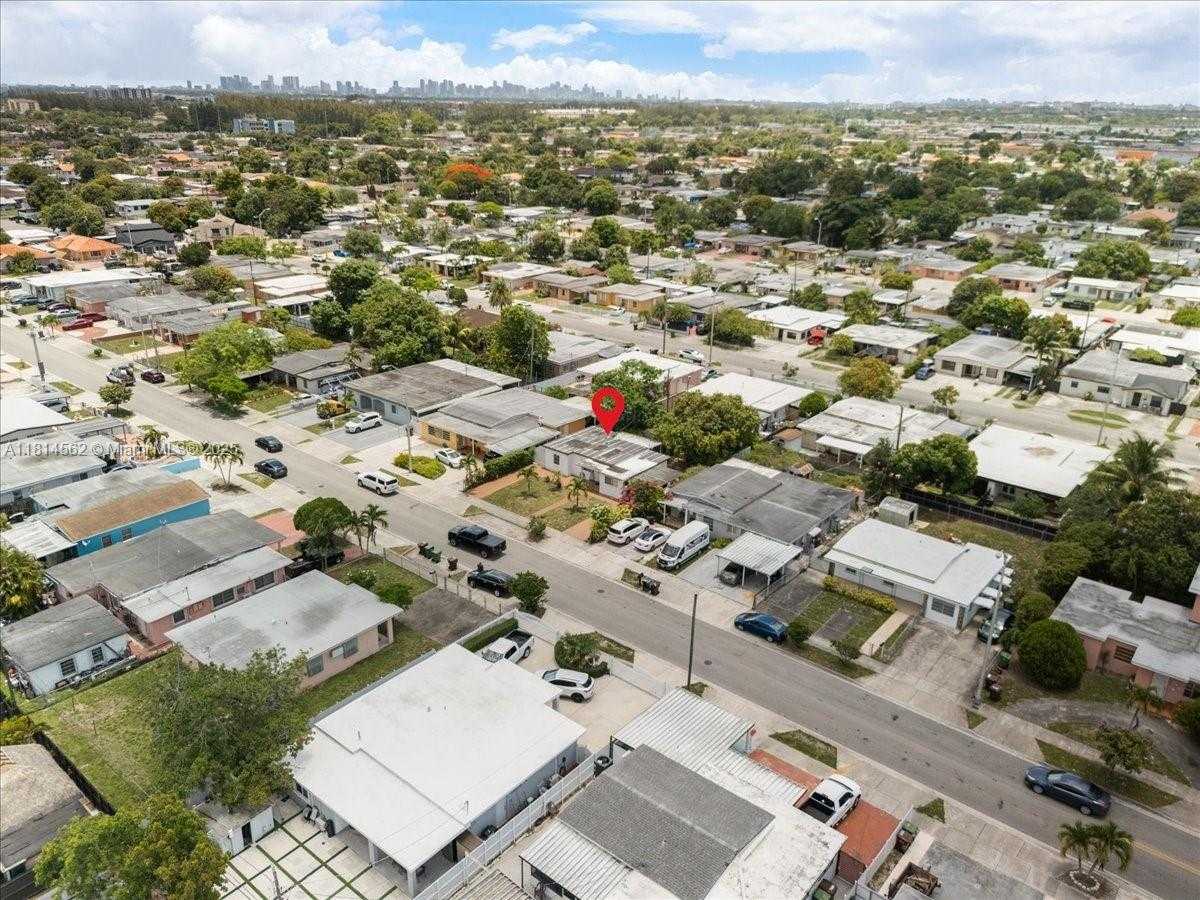 Small Image of 334 WEST 36TH TER, Hialeah Number 14