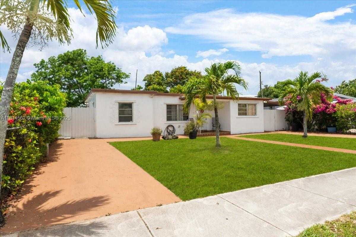 Small Image of 334 WEST 36TH TER, Hialeah Number 2