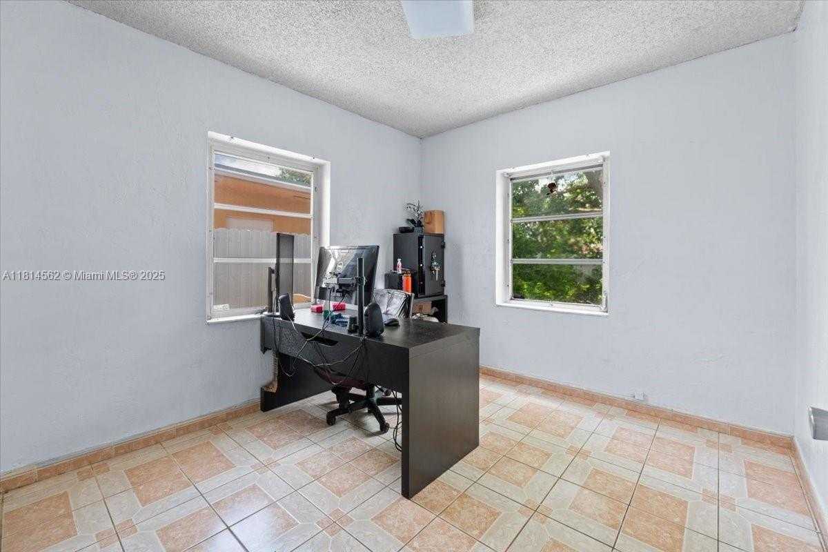 Small Image of 334 WEST 36TH TER, Hialeah Number 5