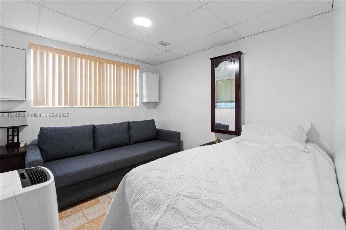 Small Image of 334 WEST 36TH TER, Hialeah Number 7
