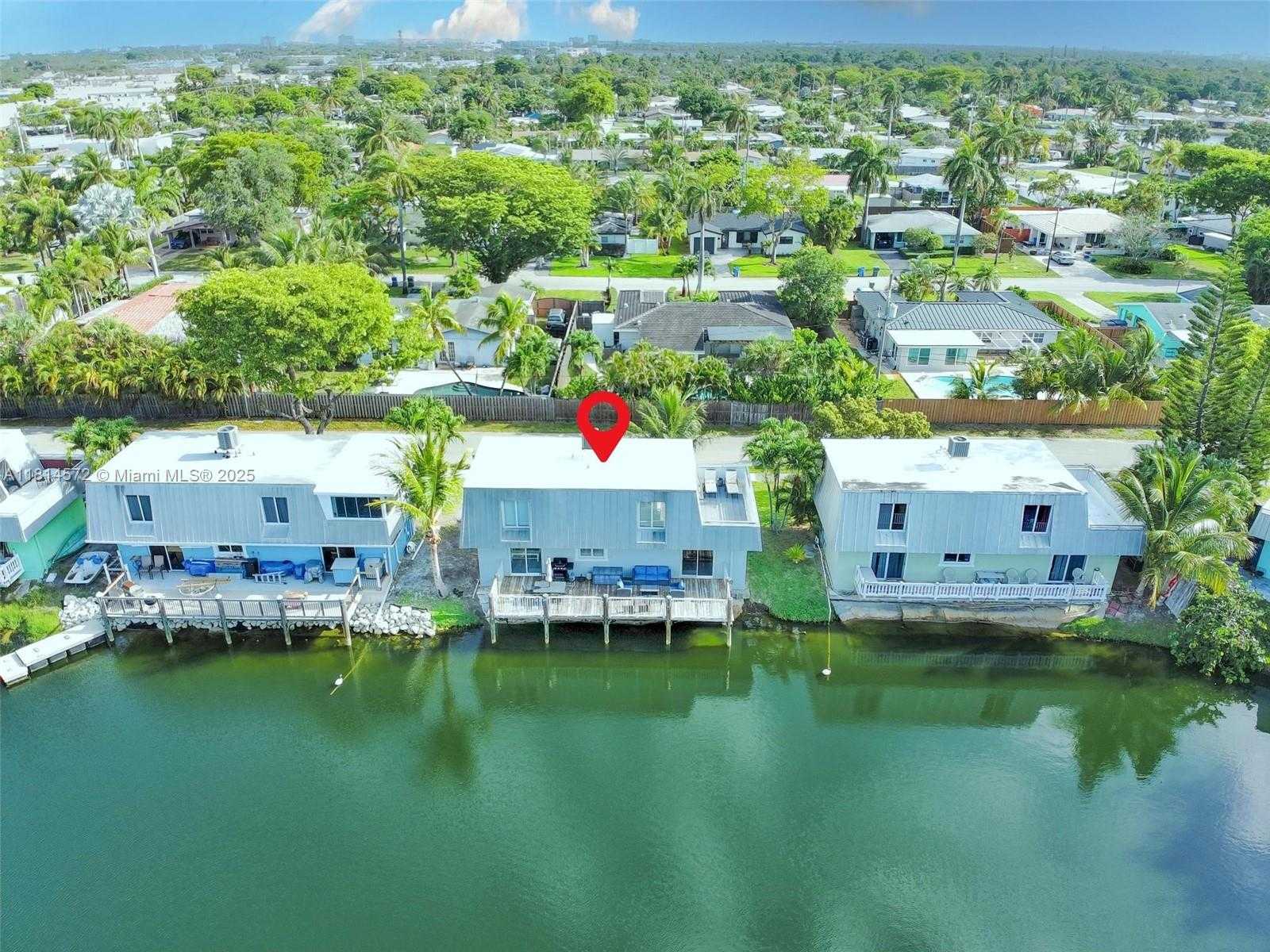 Small Image of 1370 NORTH EAST 40TH DR, Oakland Park Number 2