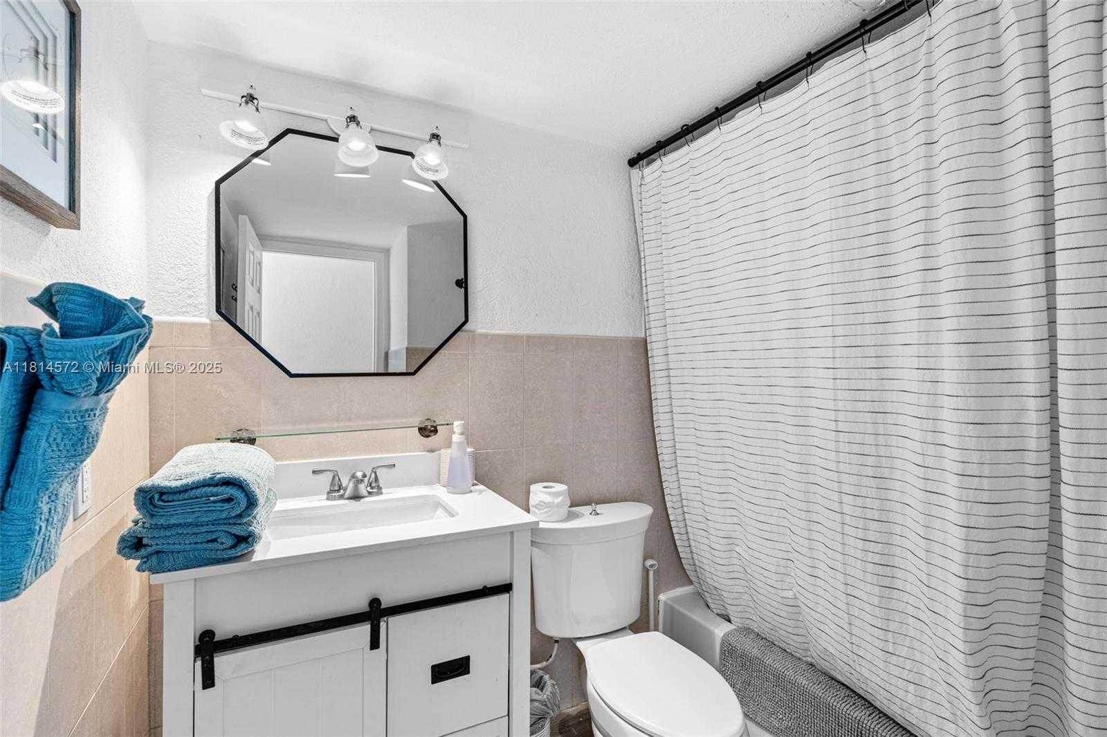 Small Image of 1370 NORTH EAST 40TH DR, Oakland Park Number 27