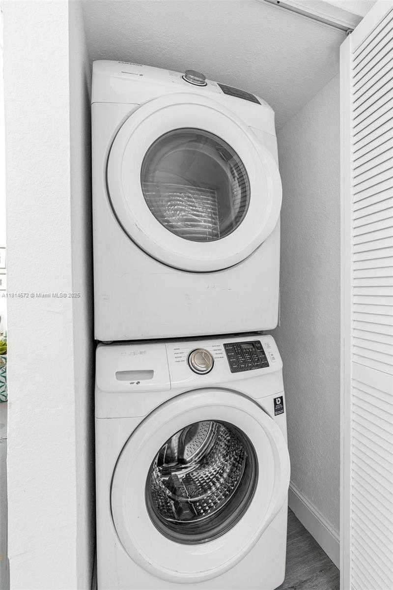 Small Image of 1370 NORTH EAST 40TH DR, Oakland Park Number 34