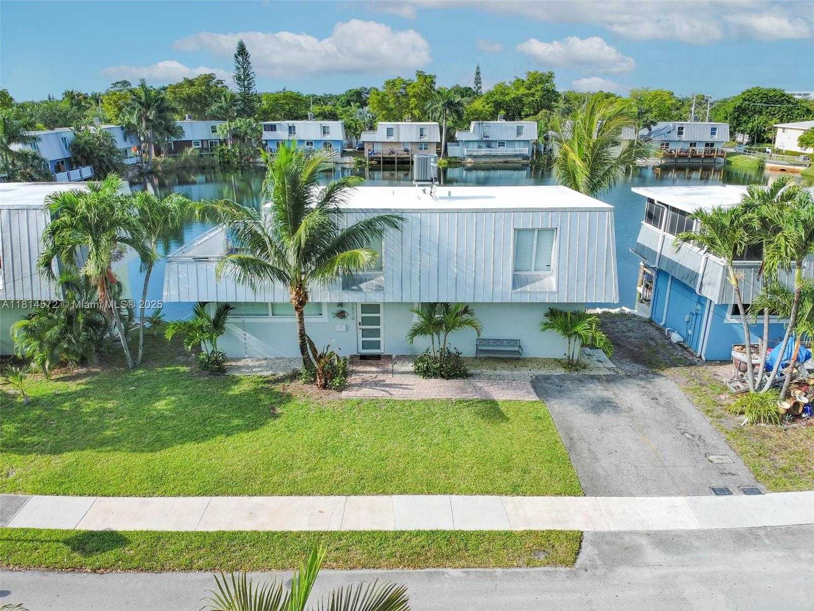 Small Image of 1370 NORTH EAST 40TH DR, Oakland Park Number 4