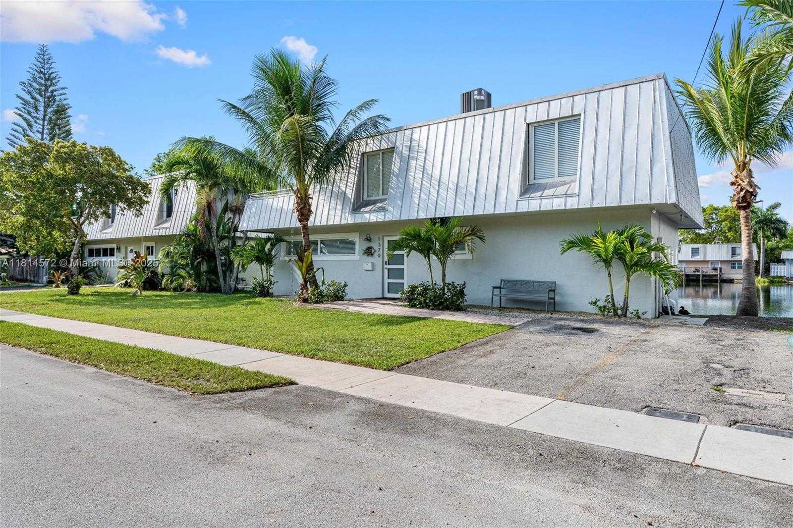 Small Image of 1370 NORTH EAST 40TH DR, Oakland Park Number 5