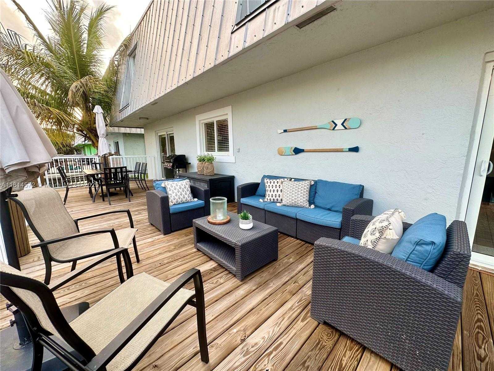 Small Image of 1370 NORTH EAST 40TH DR, Oakland Park Number 6