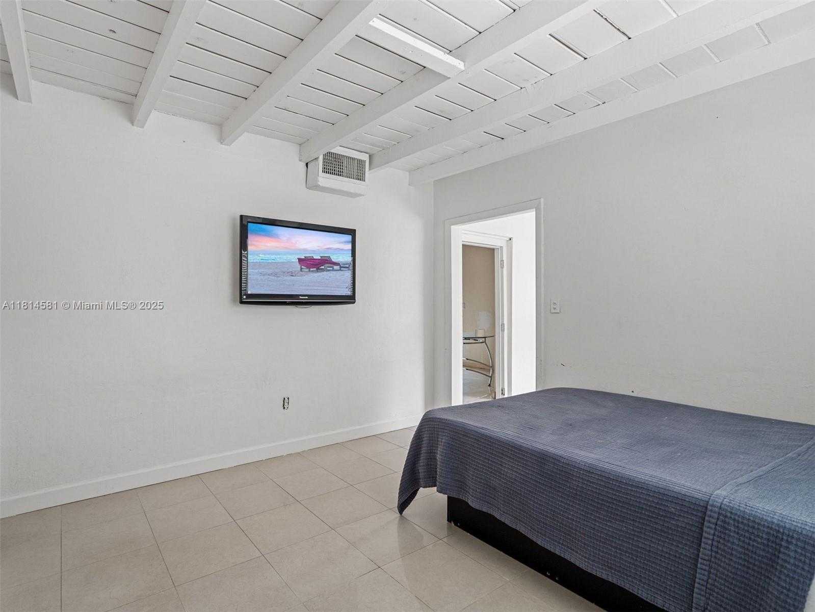 Small Image of 1728 NORTH EAST 179TH ST, North Miami Beach Number 13