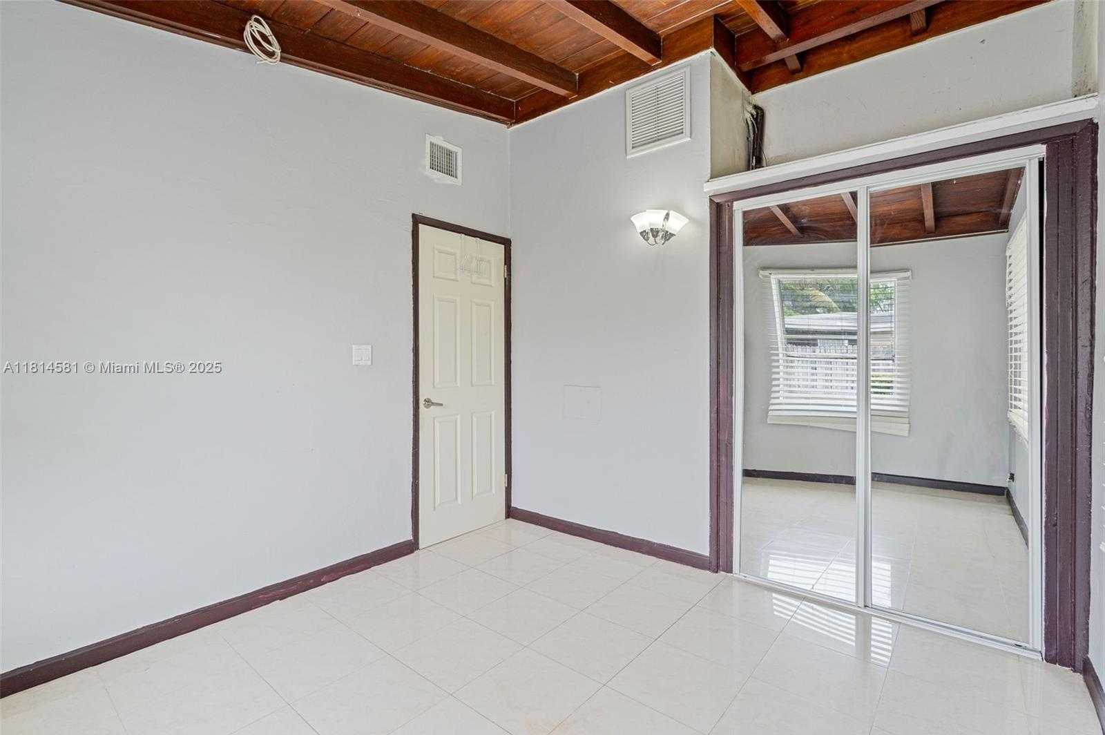 Small Image of 1728 NORTH EAST 179TH ST, North Miami Beach Number 16