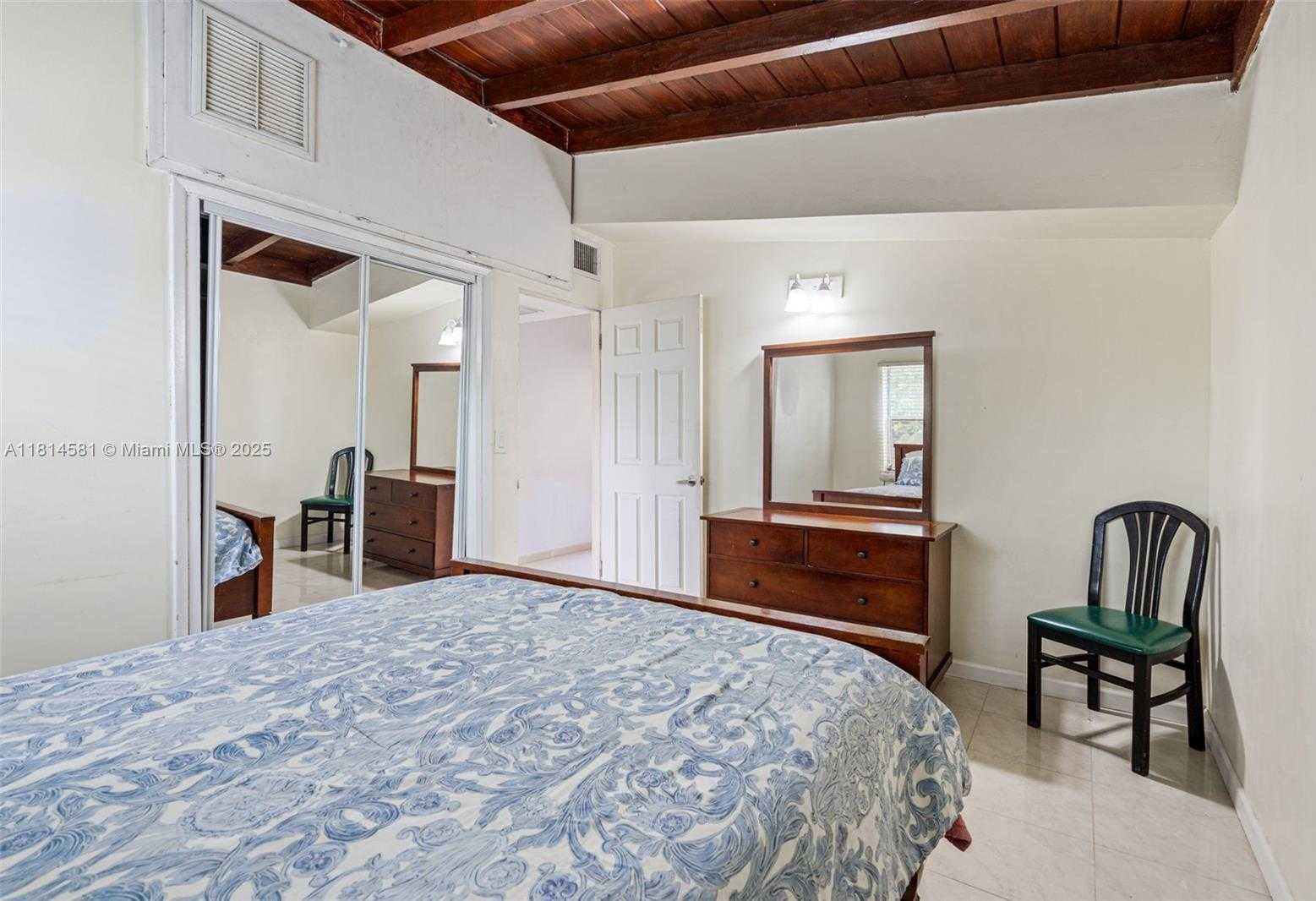Small Image of 1728 NORTH EAST 179TH ST, North Miami Beach Number 19