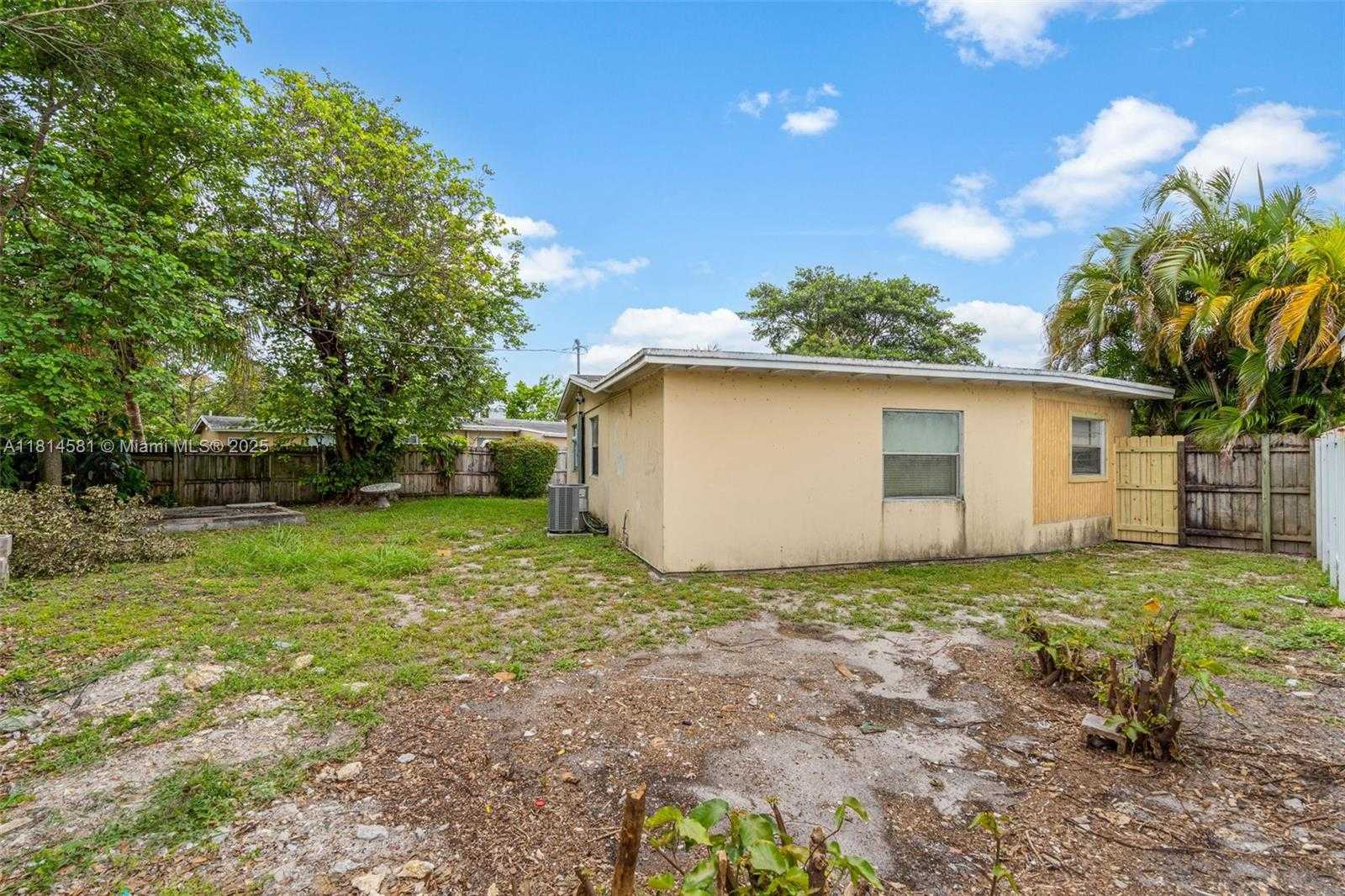 Small Image of 1728 NORTH EAST 179TH ST, North Miami Beach Number 27