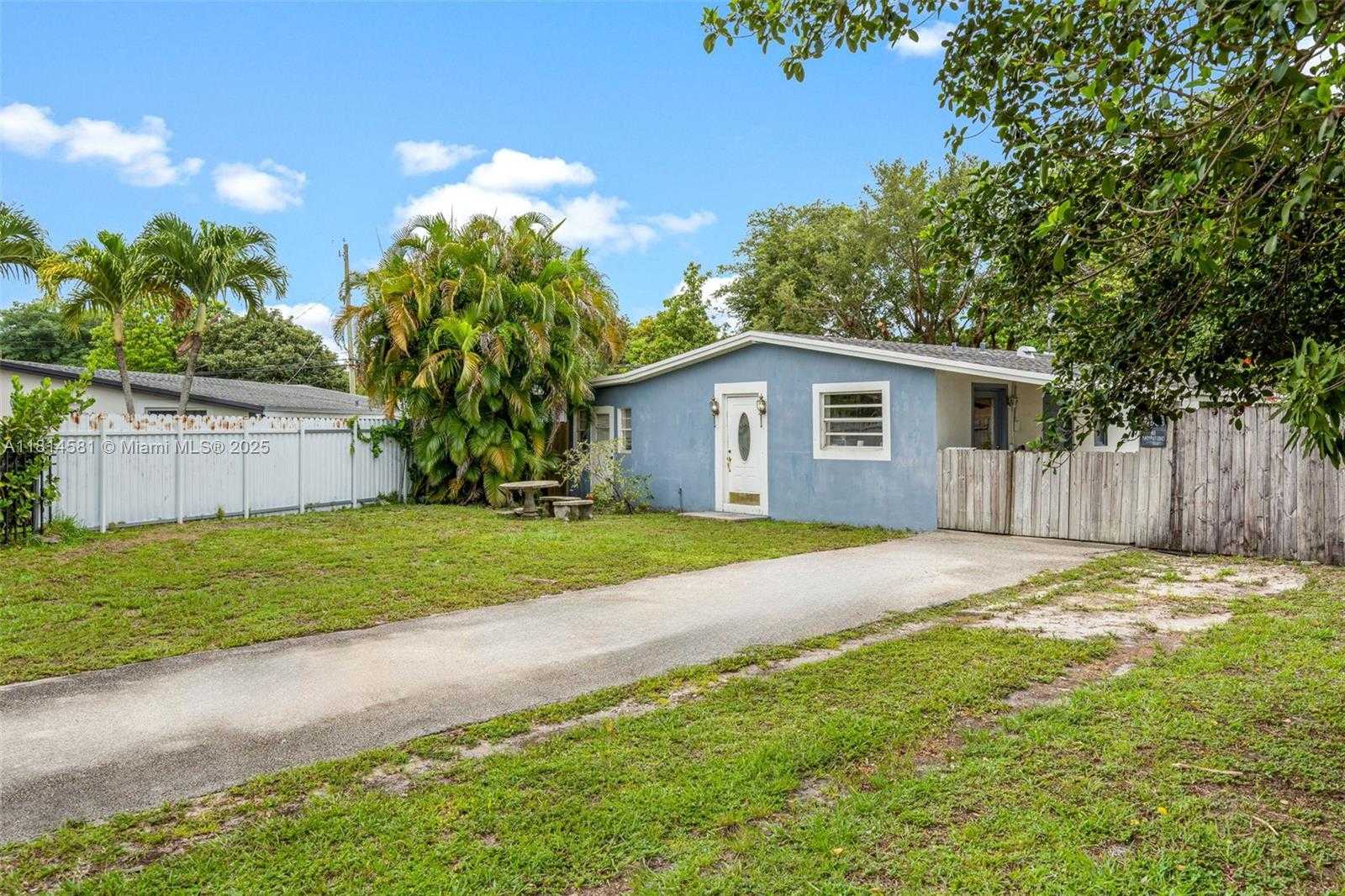 Small Image of 1728 NORTH EAST 179TH ST, North Miami Beach Number 30
