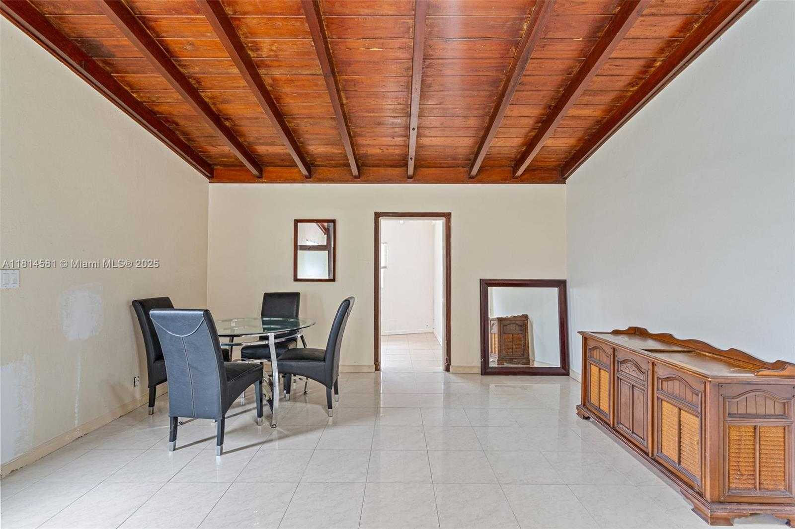 Small Image of 1728 NORTH EAST 179TH ST, North Miami Beach Number 4