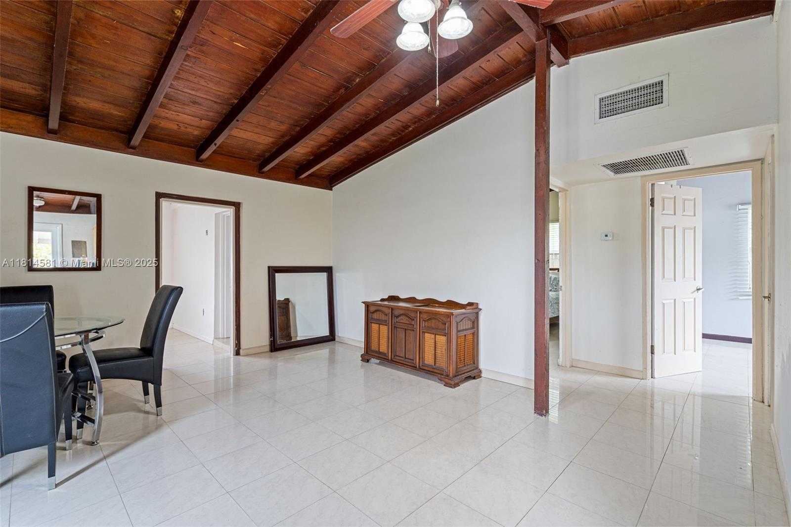 Small Image of 1728 NORTH EAST 179TH ST, North Miami Beach Number 5