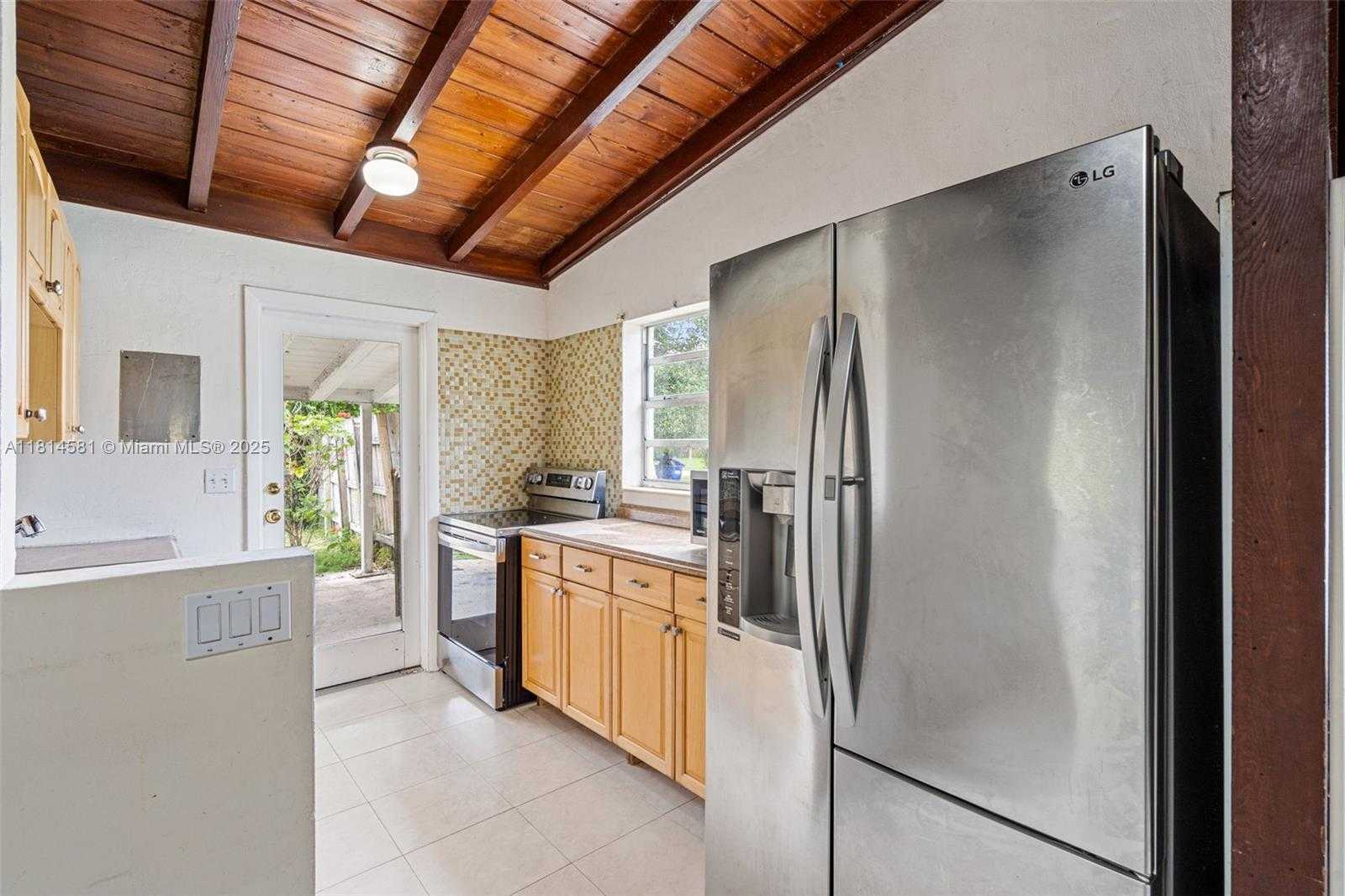Small Image of 1728 NORTH EAST 179TH ST, North Miami Beach Number 7