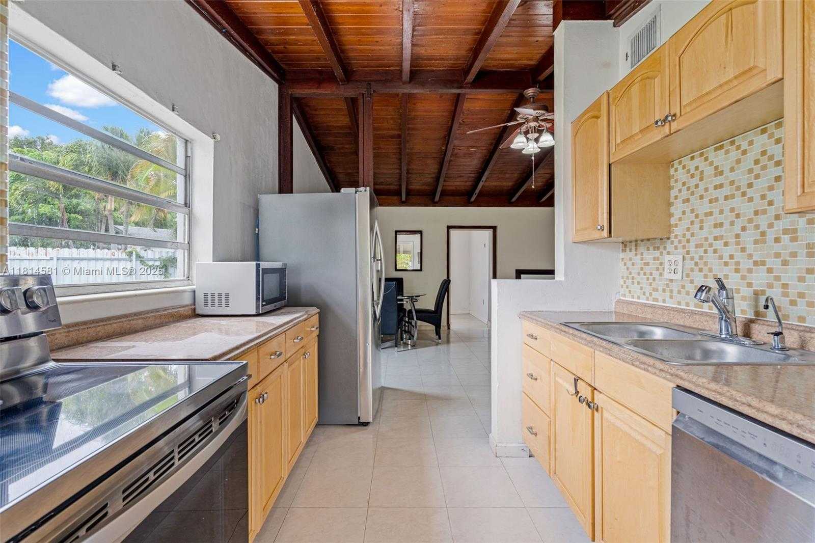 Small Image of 1728 NORTH EAST 179TH ST, North Miami Beach Number 8