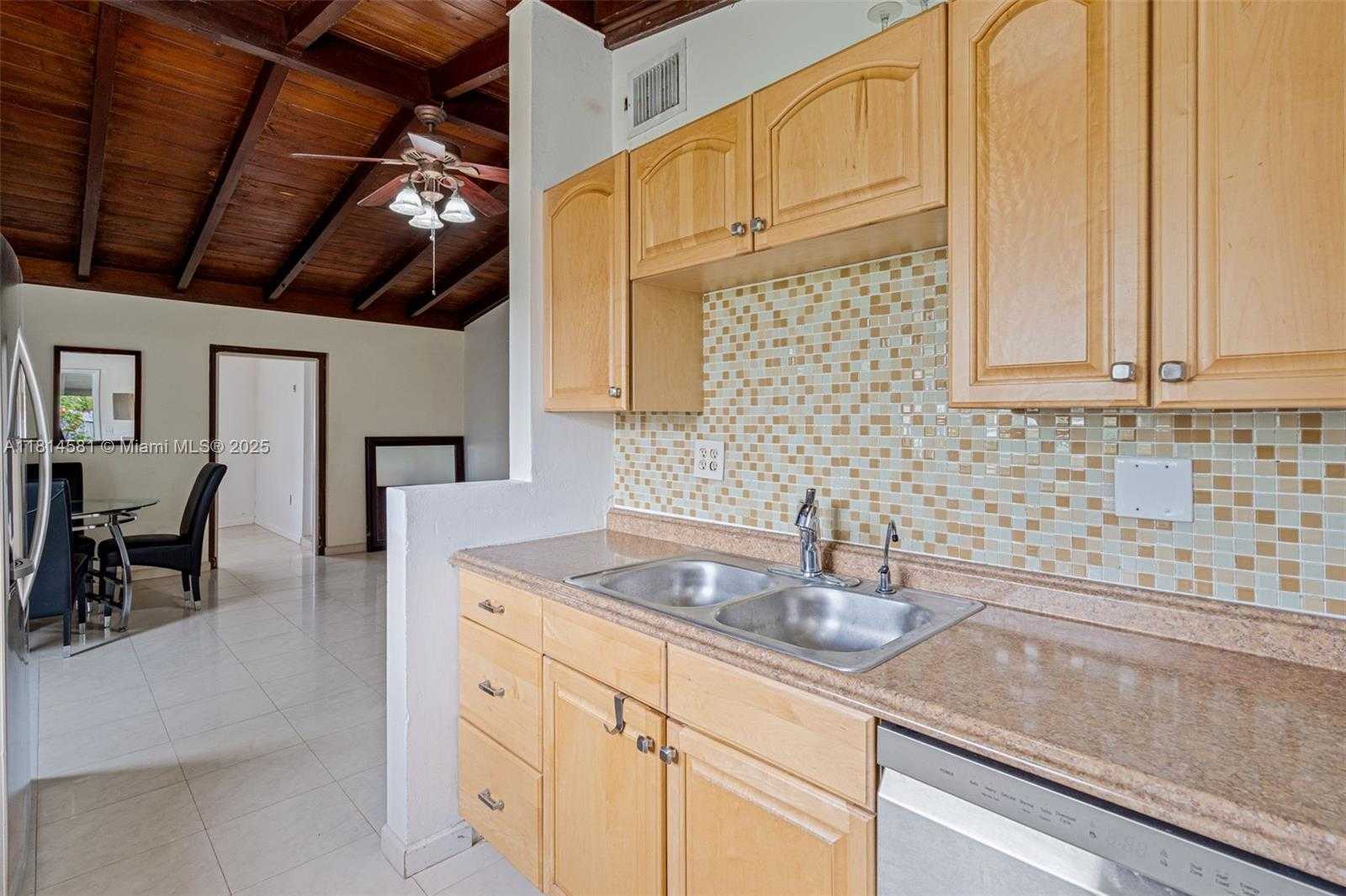 Small Image of 1728 NORTH EAST 179TH ST, North Miami Beach Number 9